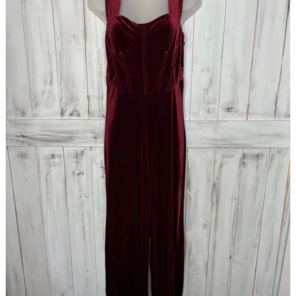 Cider retro velvet corset style jumper. 

Corset style bodice